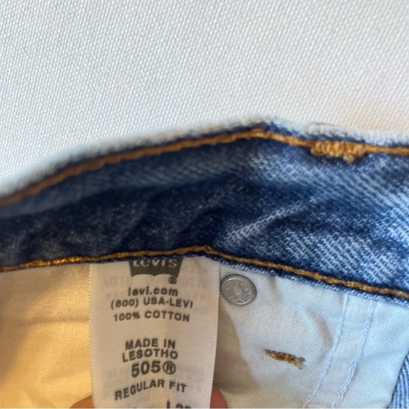 Levis 505 shorts 34 Regular fit Distressed light blue wash Faded Mens Zip fly - Picture 7 of 9